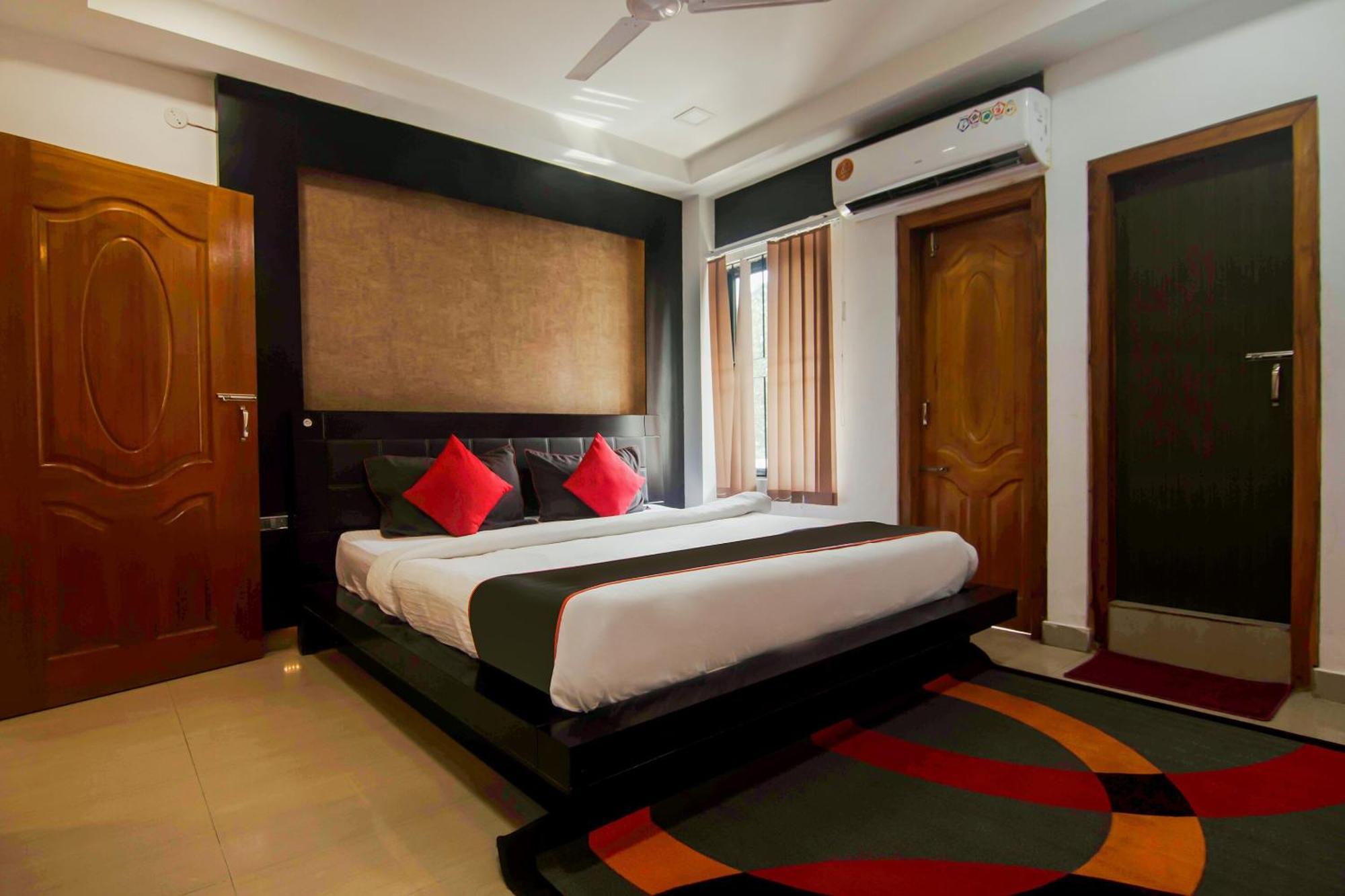 Hotel Collection O The Blu Bell Nizarapar Path Guwahati Exterior foto