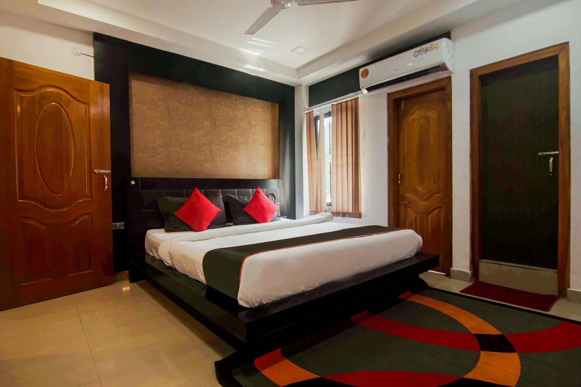 Hotel Collection O The Blu Bell Nizarapar Path Guwahati Exterior foto